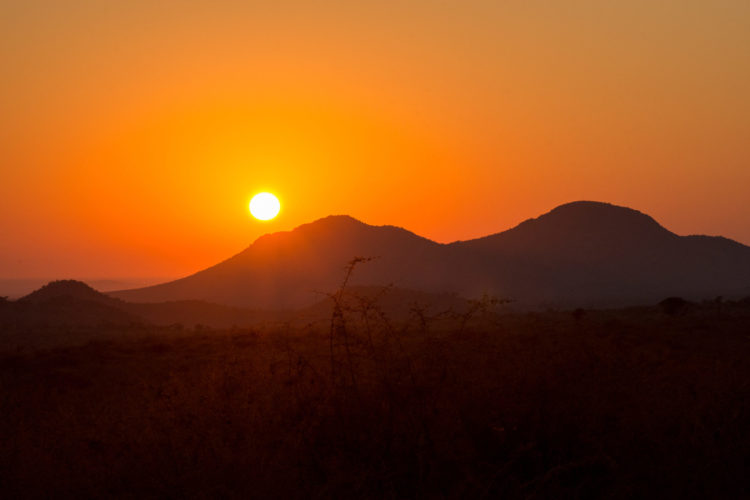 drakensberg sunset views, drakensberg mountains, mountain climbing in africa