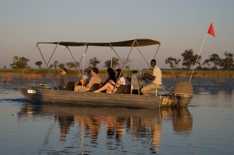 Botswana safaris, boating safaris, moremi game reserve