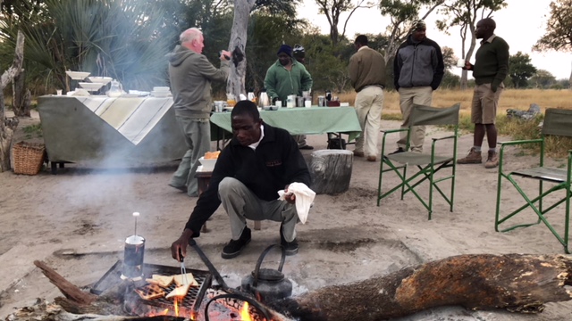 breakfast, bomani, hwange national park, zimbabwe safaris, wildlife safaris