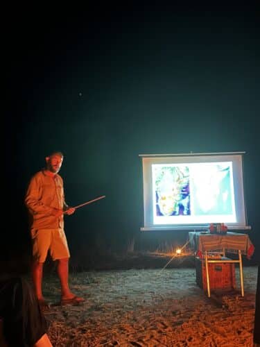 Great guides even tells tories with presentations in the middle of the bush! Beagle Expeditions owner Simon a great guide and better storyteller